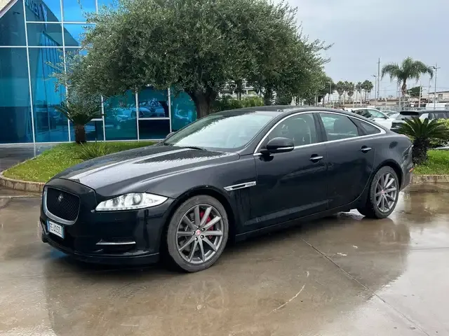 Jaguar XJ