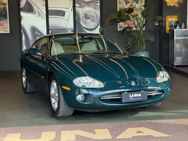 Jaguar XK8