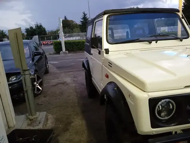 Suzuki SJ Samurai