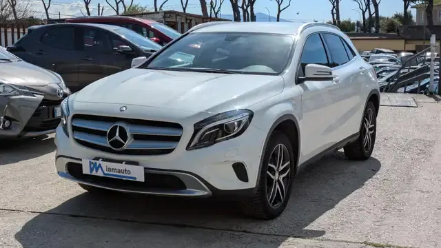 Mercedes-Benz GLA 200