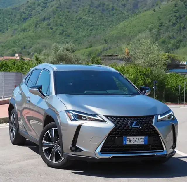 Lexus UX 200