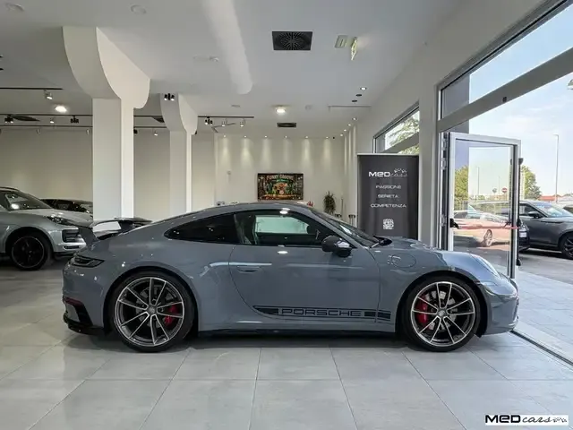 Porsche 992