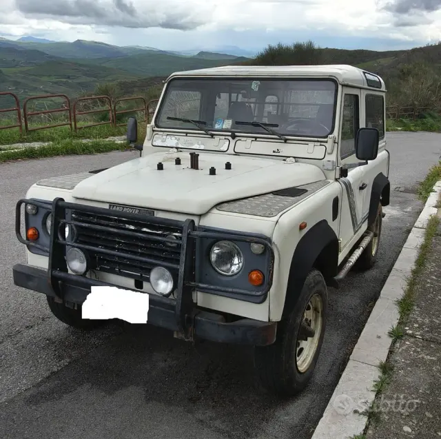 Land Rover Defender