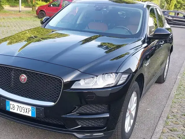 Jaguar F-Pace