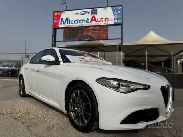 Alfa Romeo Giulia (2016)