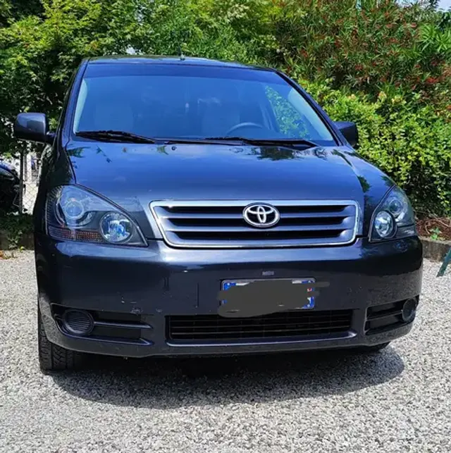 Toyota Avensis Verso
