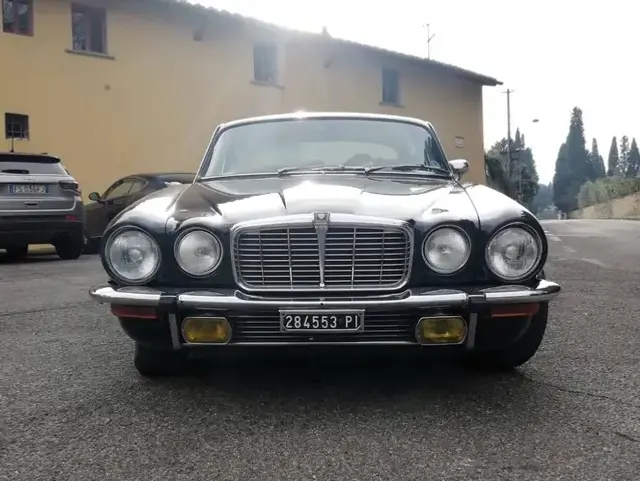 Jaguar XJ6