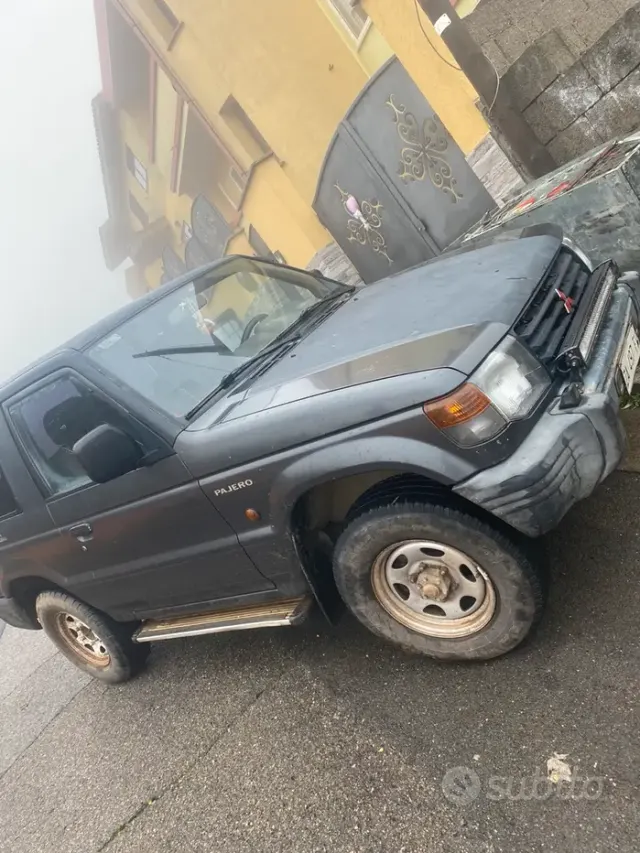 Mitsubishi Pajero ('82-'00)