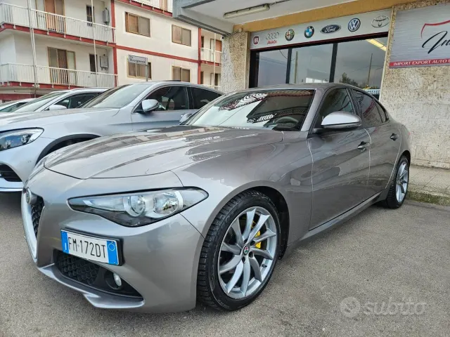 Alfa Romeo Giulia (2016)