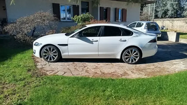 Jaguar XF