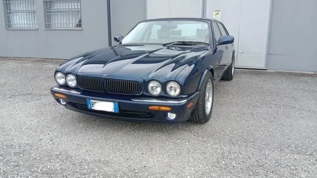 Jaguar XJ-Sovereign-Daiml.