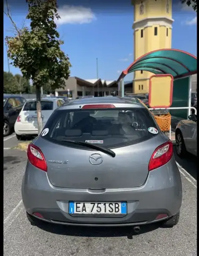 Mazda 2