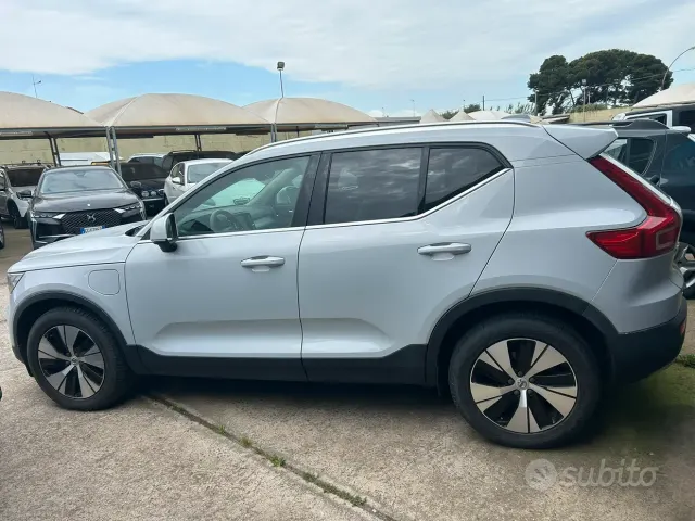 Volvo XC40 (2017-->)