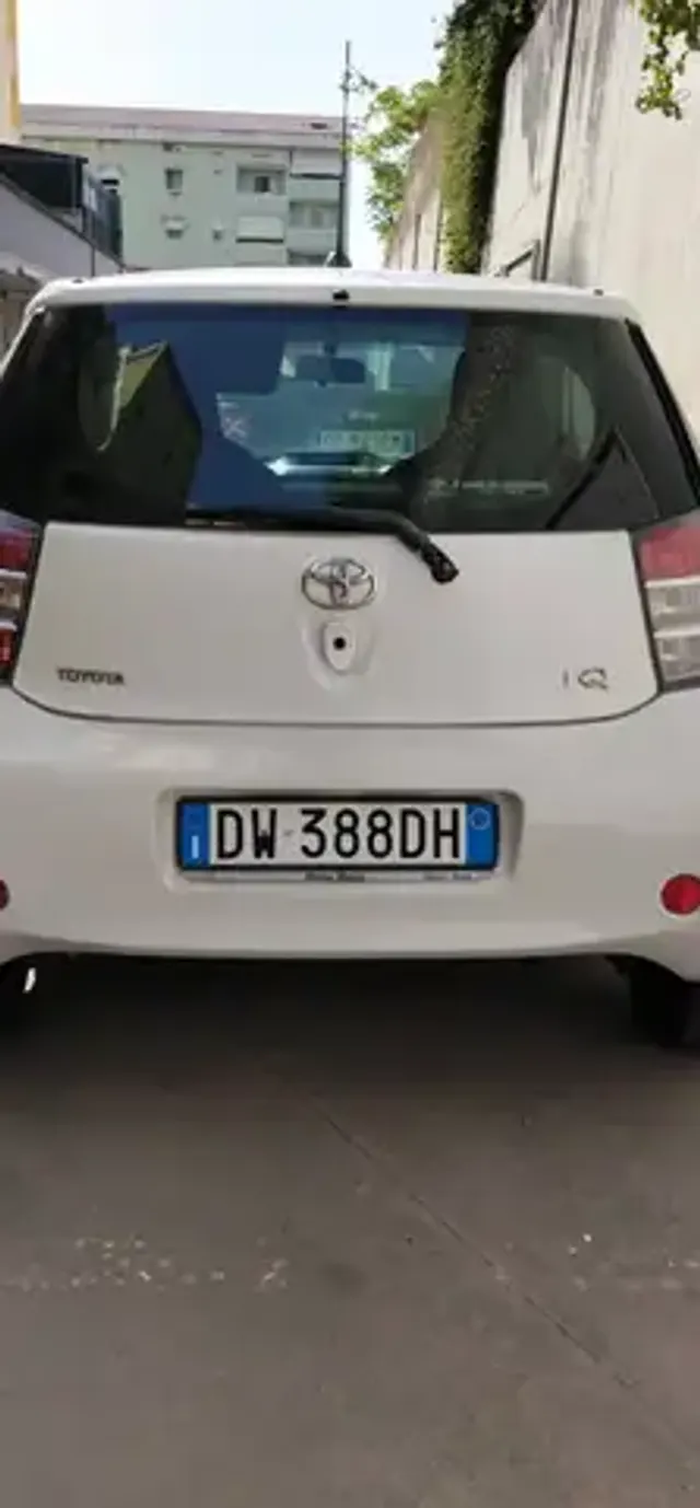 Toyota iQ