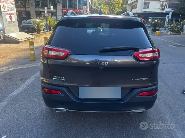 Jeep Cherokee 4ªs. 14-18