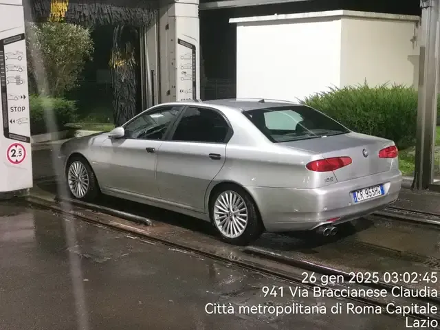 Alfa Romeo 166