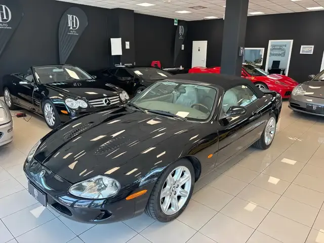 Jaguar XK8