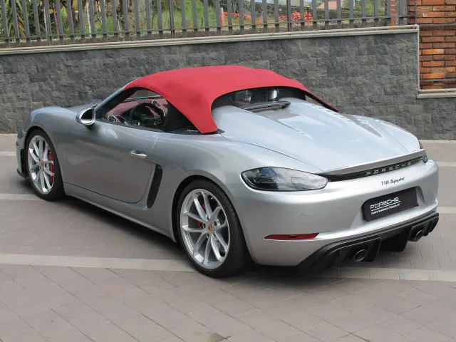 Porsche 718 Spyder
