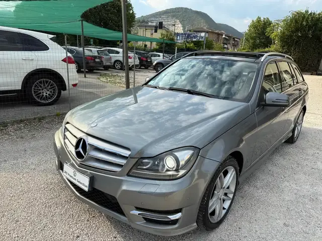 Mercedes-Benz C 220